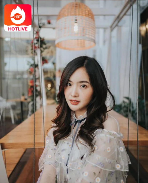 มายด์ ลภัสลัล จิรเวชสุนทรกุล Wiraporn Jiravechsoontornkul: การบันทึกความปรารถนาในดวงใจของศิลปินเยาวชน18. What's her and what's interest about her? 2 - TH LIVE มายด์ ลภัสลัล-thailive