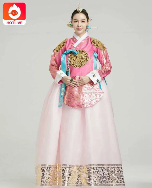 Ice Preechaya Pongthananikorn (ไอซ์ ปรีชญา พงษ์ธนานิกร): A rising star and actress in the world of Thai entertainment 2023 4 - TH LIVE Ice Preechaya-thailive