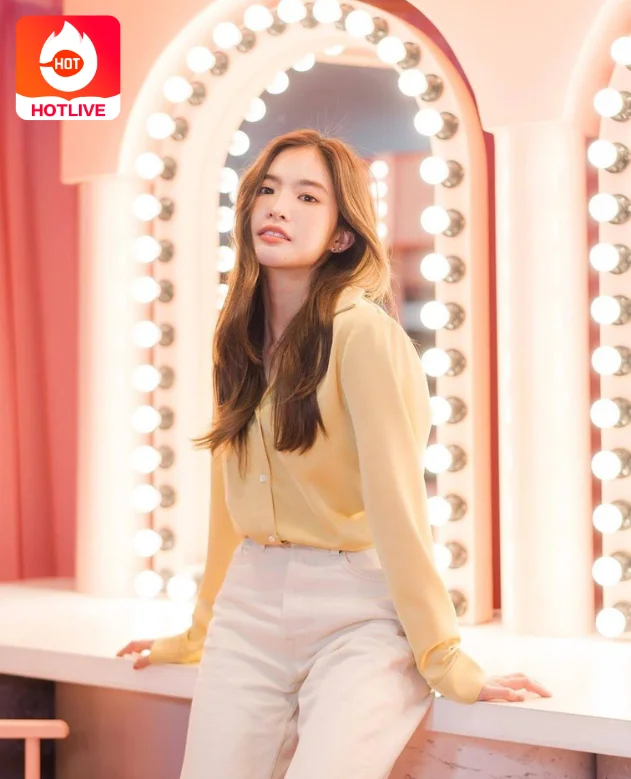 Mild Lapassalan: มายด์ ลภัสลัล จิรเวชสุนทรกุล - นางเอกนักแสดงไทยที่มีแสงแรกเรือง. Thai actor and rising star in the world 2023 6 - TH LIVE Mild Lapassalan-hotlive