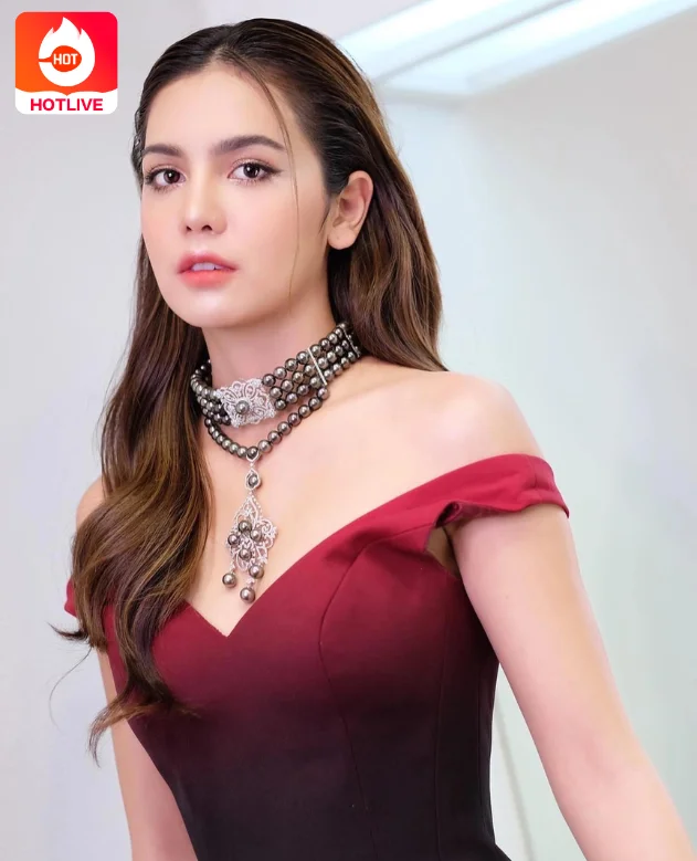 pupe kessarin noiphueng ปูเป้ เกศรินทร์ น้อยผึ้ง: นางเอกสาวที่กำลังมาแรงในวงการบันเทิง. A young heroine who is rising in the entertainment industry 2023 11 - TH LIVE pupe kessarin-thailive